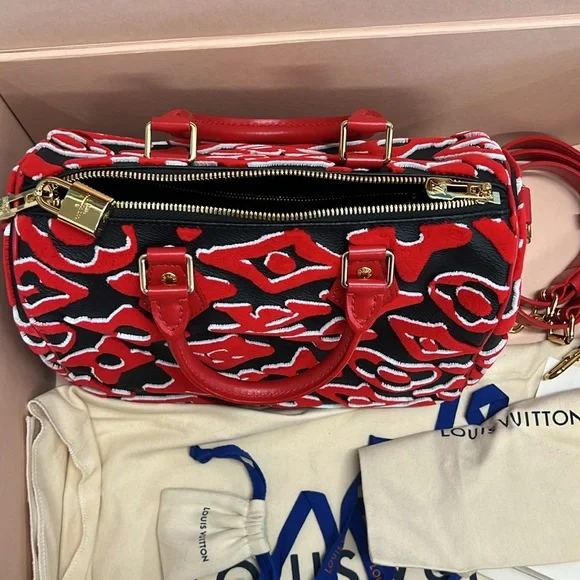๐ SPEEDY ๐ BRAND NEW Louis Vuitton Red and Black Satchel BANDOULIERE - Picture 13 of 14